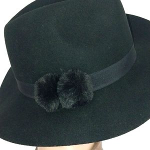 ANNA & AVA HAT WOOL Rabbit Pom Poms Size OSFM
